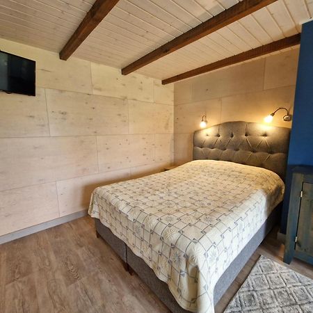Piibelehe Guest Accommodation Kuressaare Eksteriør billede