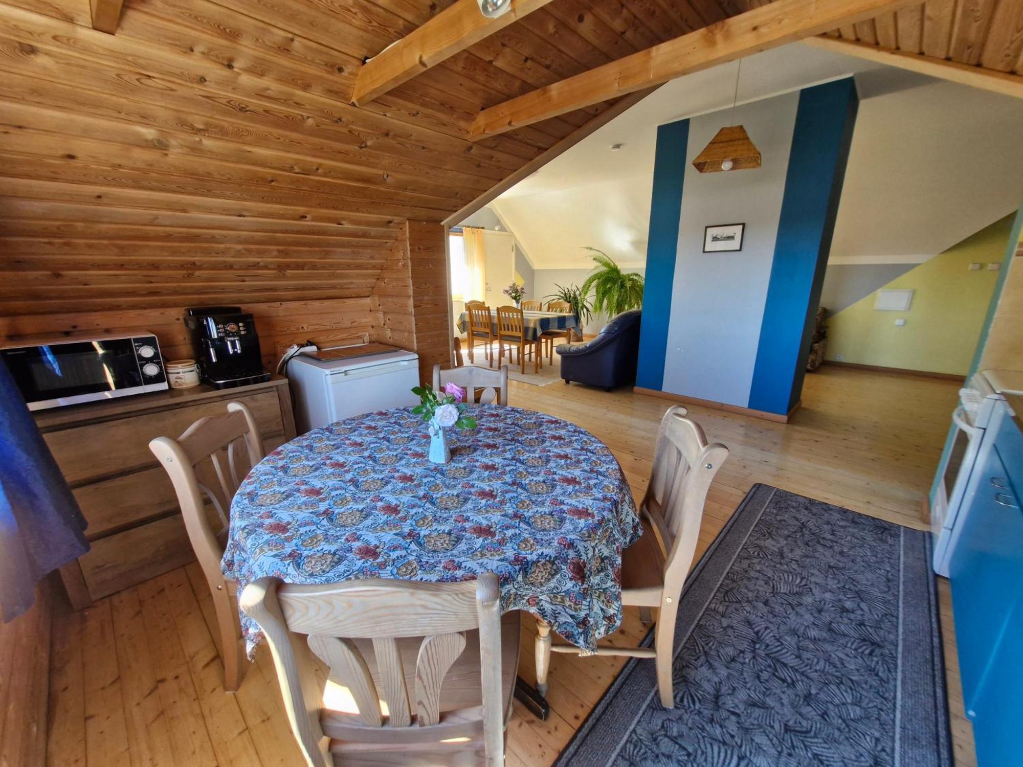 Piibelehe Guest Accommodation Kuressaare Eksteriør billede