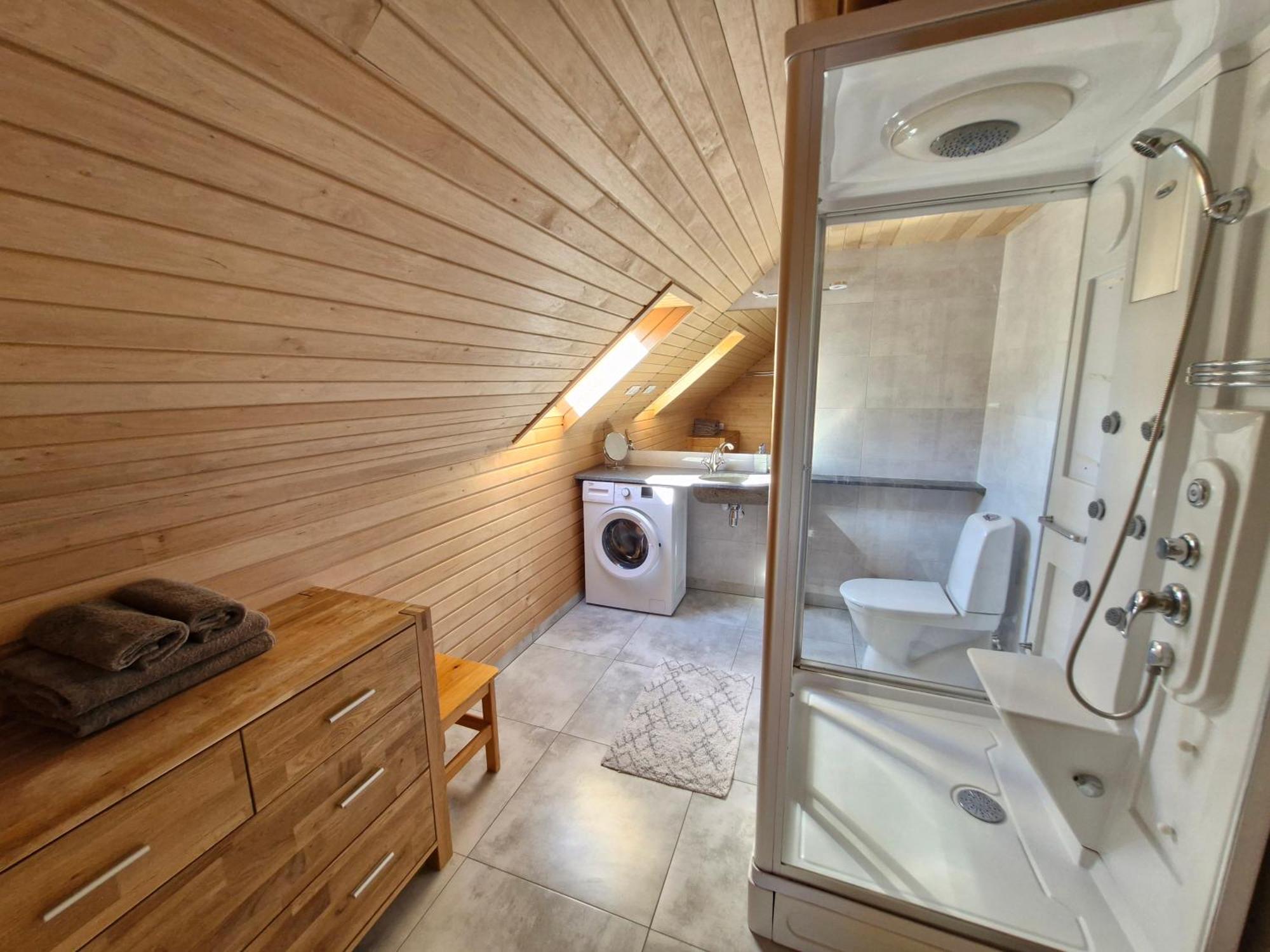 Piibelehe Guest Accommodation Kuressaare Eksteriør billede