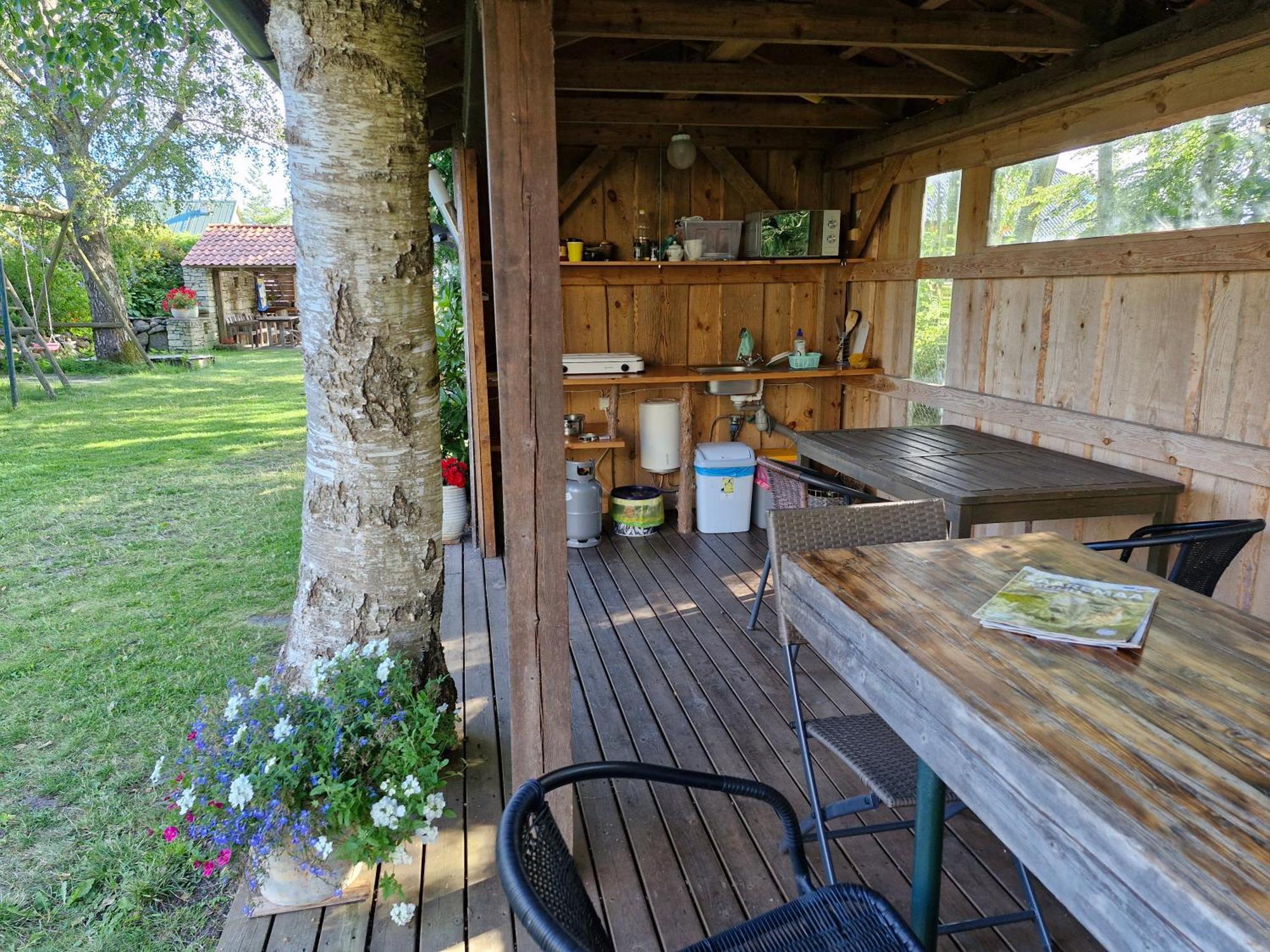 Piibelehe Guest Accommodation Kuressaare Eksteriør billede