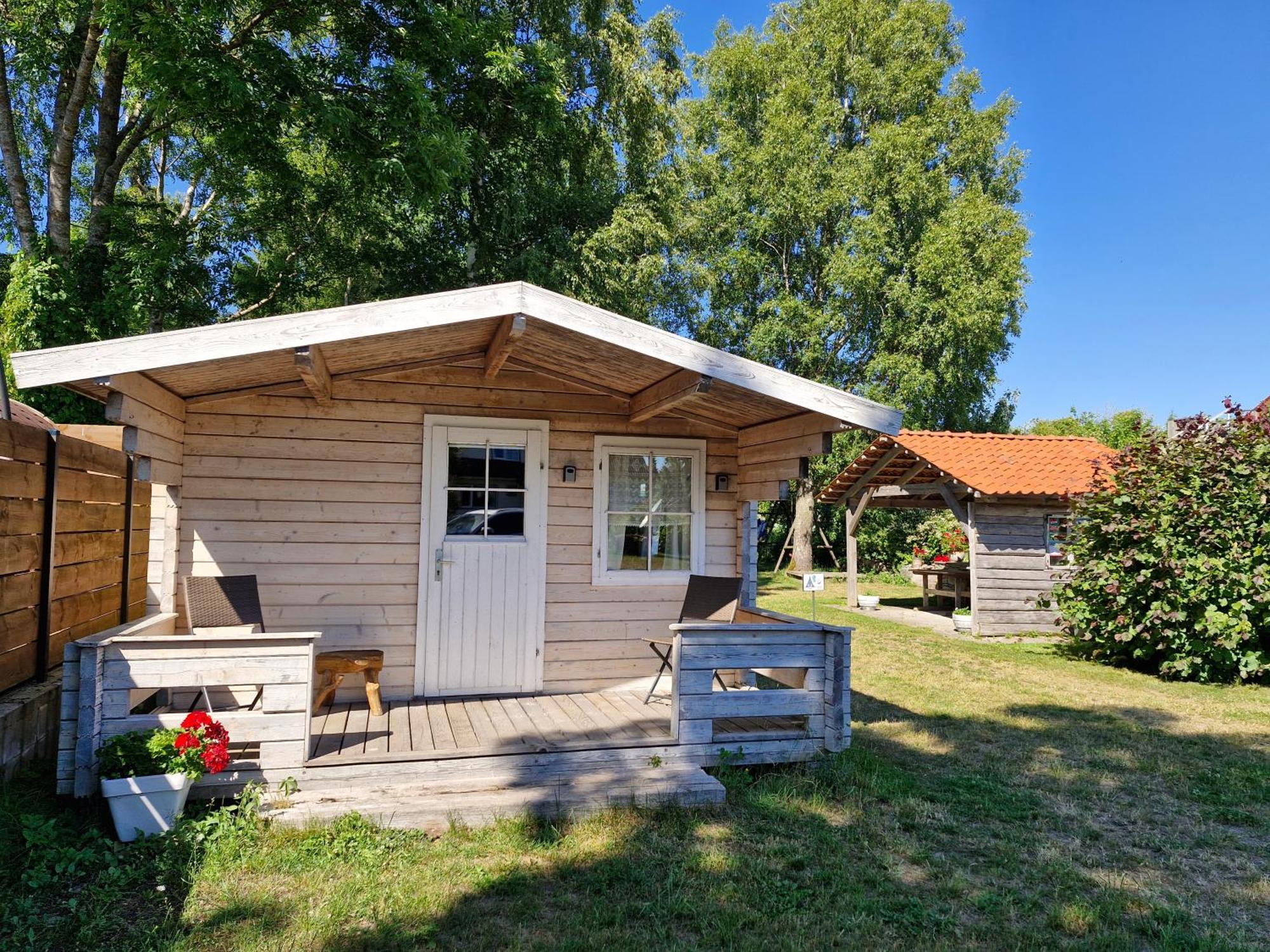 Piibelehe Guest Accommodation Kuressaare Eksteriør billede