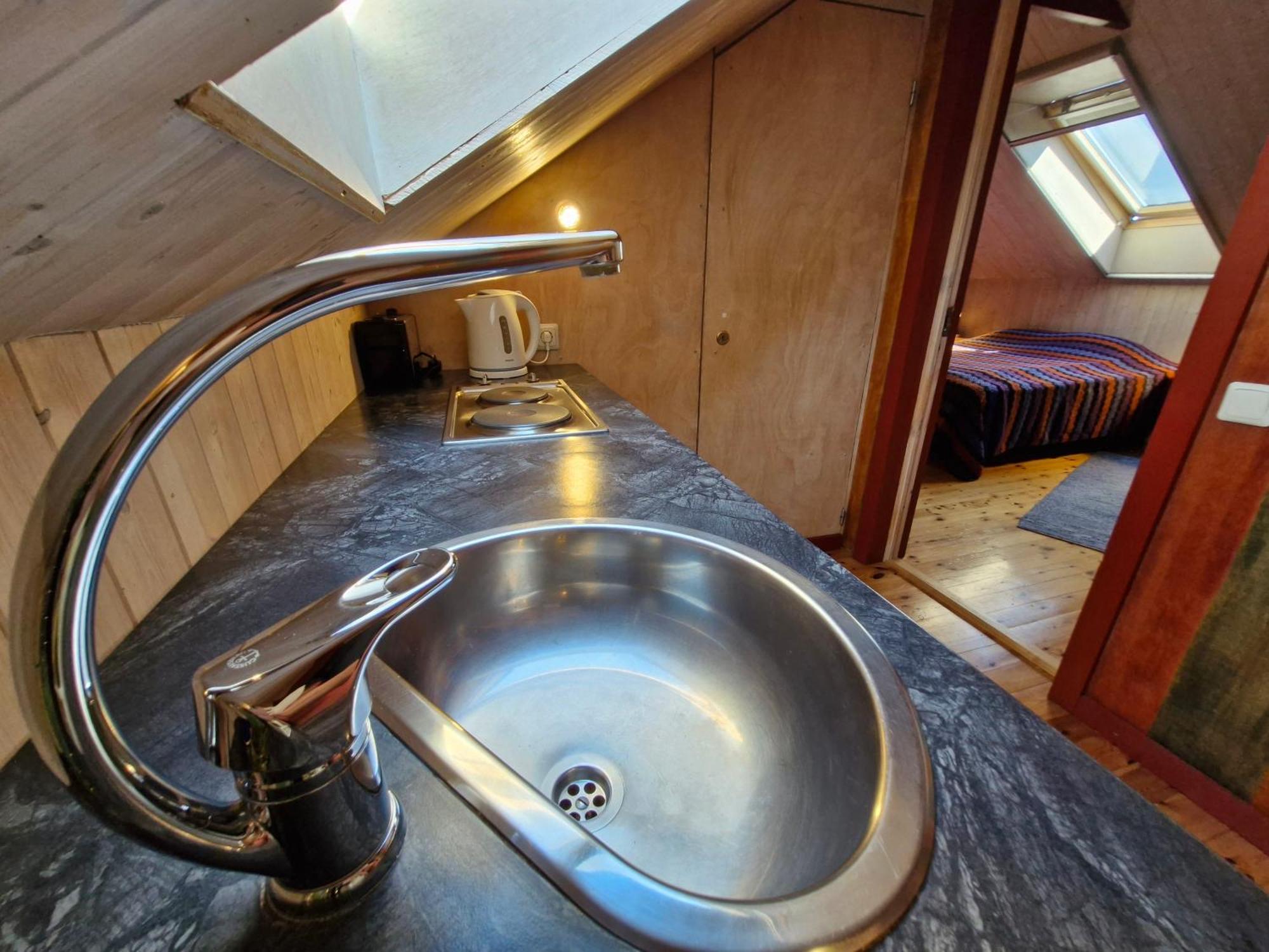 Piibelehe Guest Accommodation Kuressaare Eksteriør billede